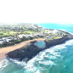 **** Aparthotel Sandcastles On The Beach Australia